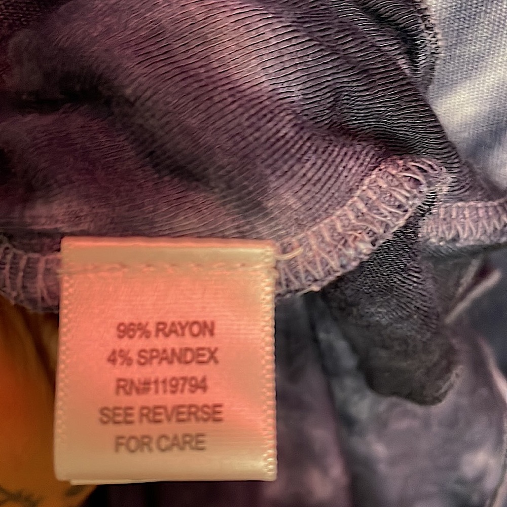 Live and let Live Brand Women’s size Large comfy flare indigo design - Picture 5 of 5